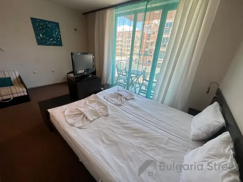Студія-апартамент у комплексі Tarsis Club &amp; SPA