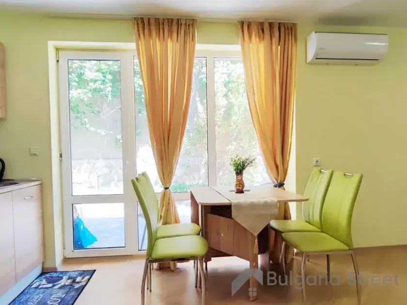 Royal Palm | Простора студія