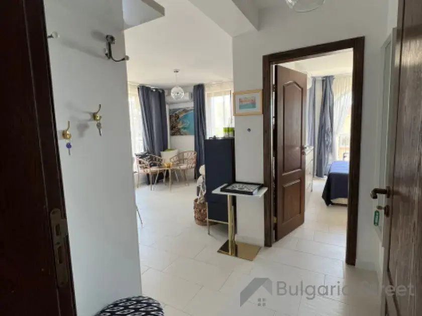 Villa Briz | Двокімнатна квартира з сучасним ремонтом: вітальня, кухня