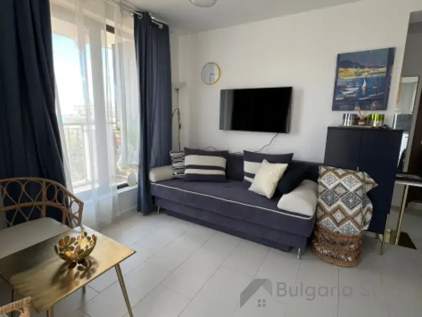 Villa Briz | Двокімнатна квартира з сучасним ремонтом: вітальня, кухня