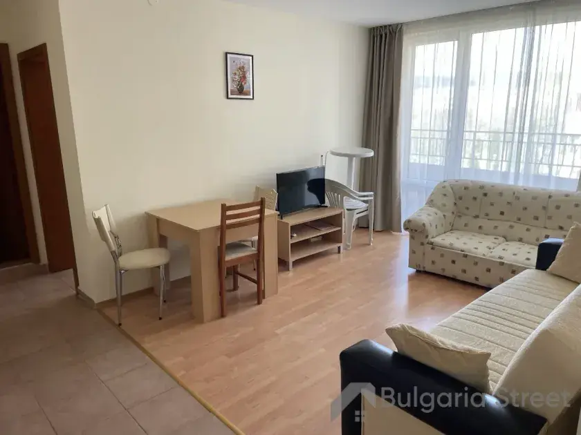 Обеденный стол