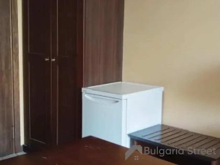 Шкаф в прихожей