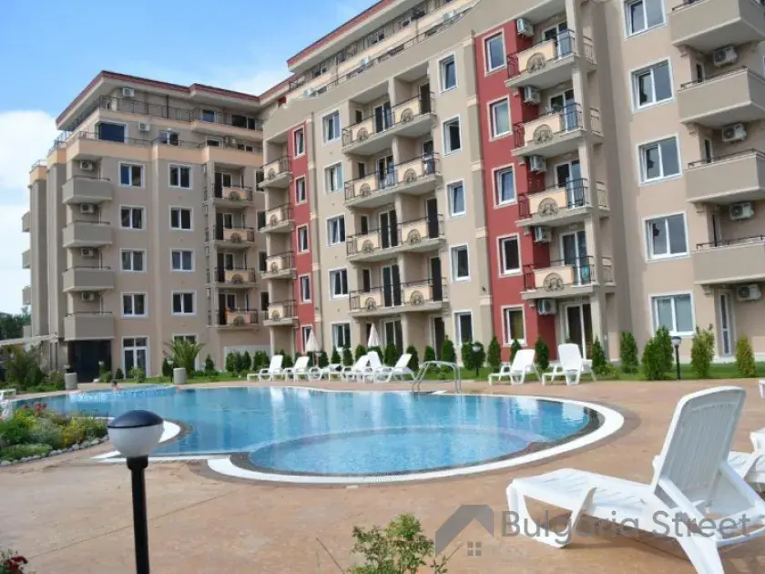 комплекс, территорія, бассейн