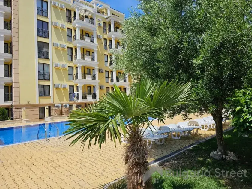 комплекс, территорія, бассейн