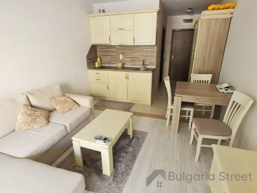 U-dacha | Студія в престижному комплексі з власним двориком
