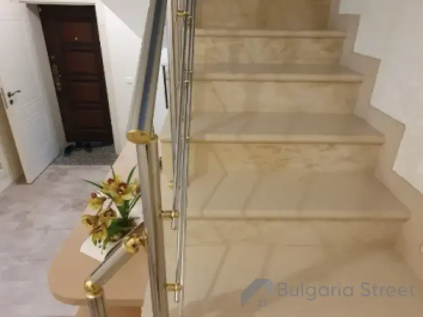 Лестница на второй этаж