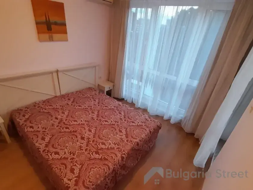 Кровать во второй спальне