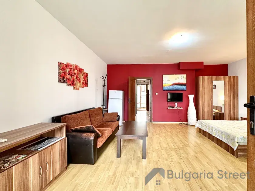 Panorama Bay 1 | Двокімнатний апартамент біля моря з видом на басейн у Святому Власі