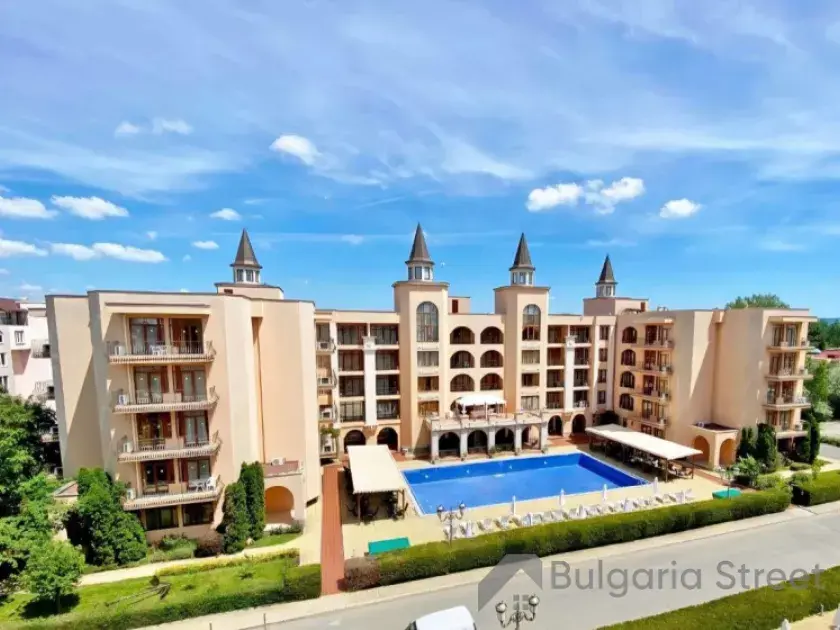 Palazzo | Двокімнатна квартира біля моря в Сонячному березі, Болгарія