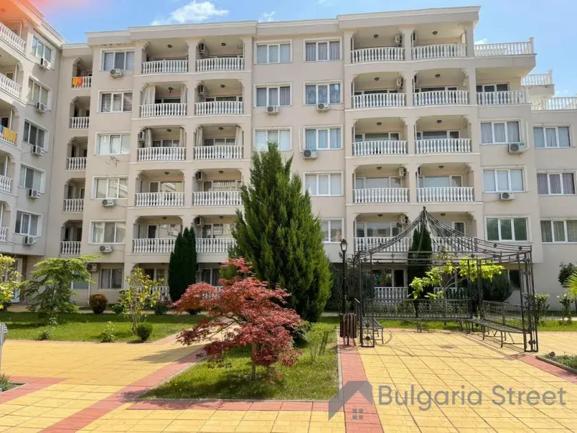 Lifestyle Delux | Трикімнатна квартира в Несебрі у сучасному житловому комплексі