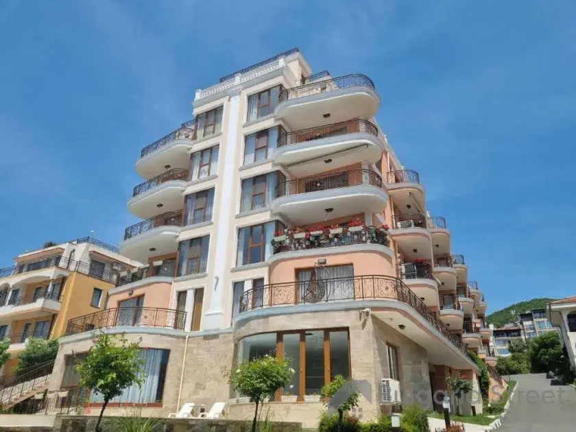 Fenix Apartcomplex | Двокімнатний апартамент із сучасним ремонтом у Святому Власі
