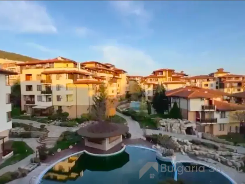 комплекс, территорія, бассейн