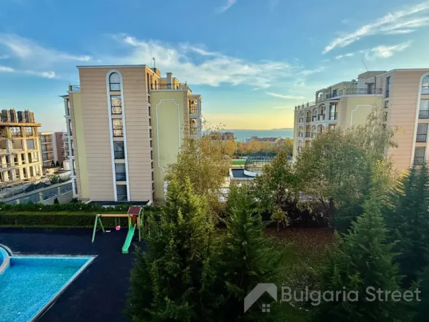 комплекс, территорія, бассейн