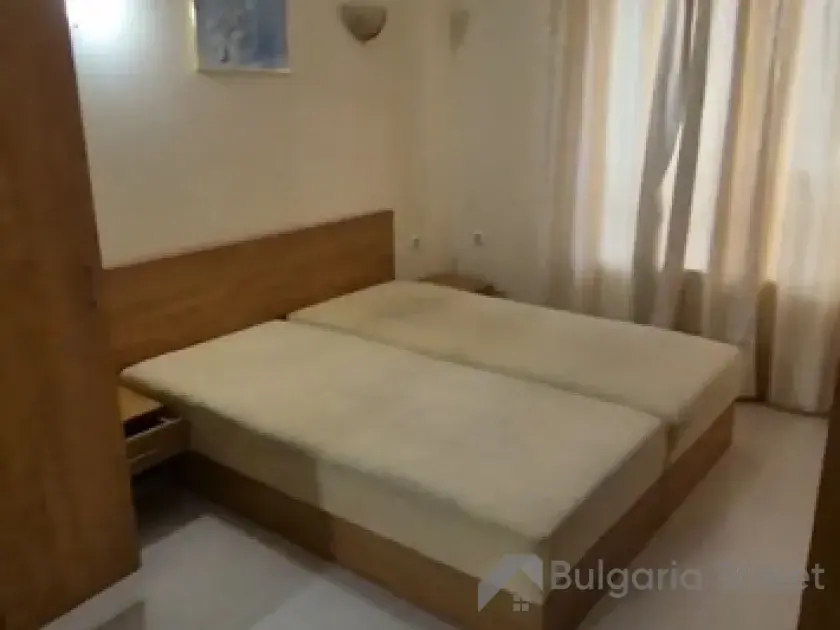 кровать в квартире