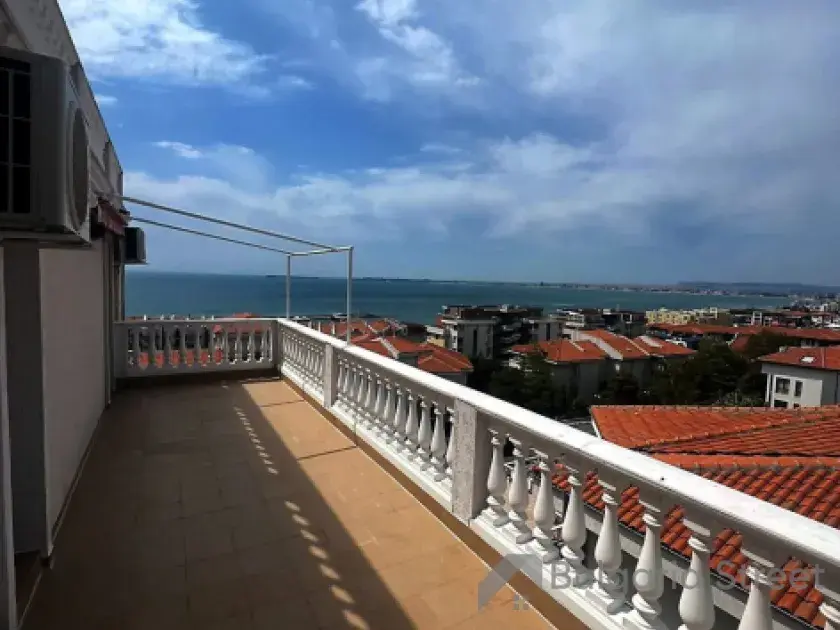 терраса з видом на море