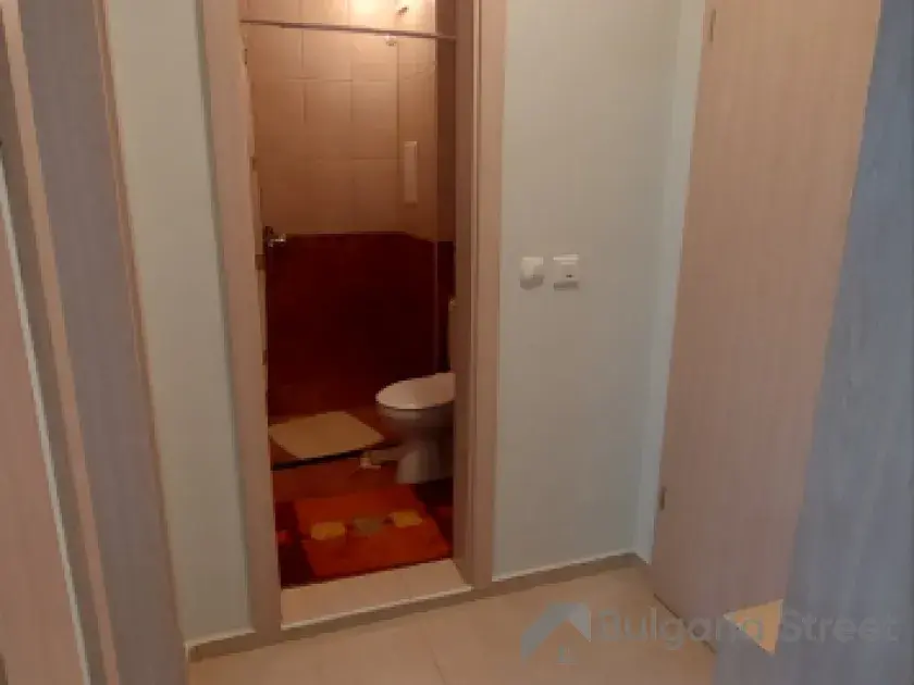 прихожая со шкафом
