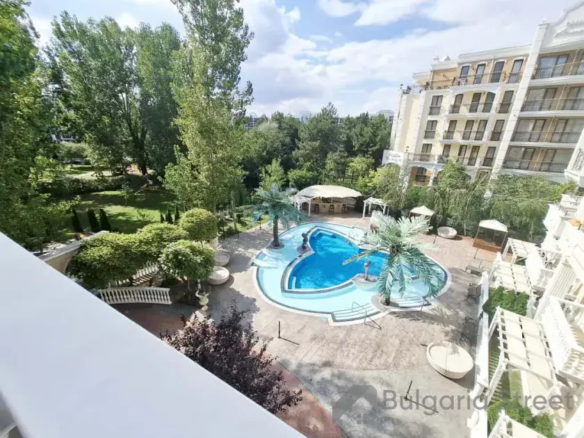 комплекс, территорія, бассейн