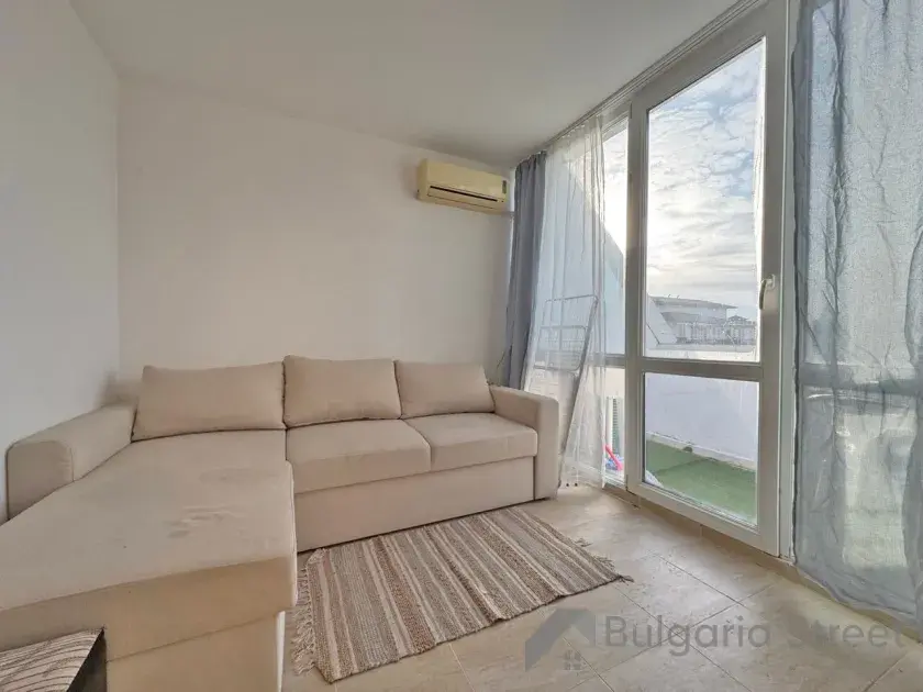 Gerber Residence 3 | Дворівнева квартира біля моря з відчуттям власного дому