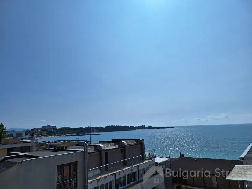вид на море з балкона