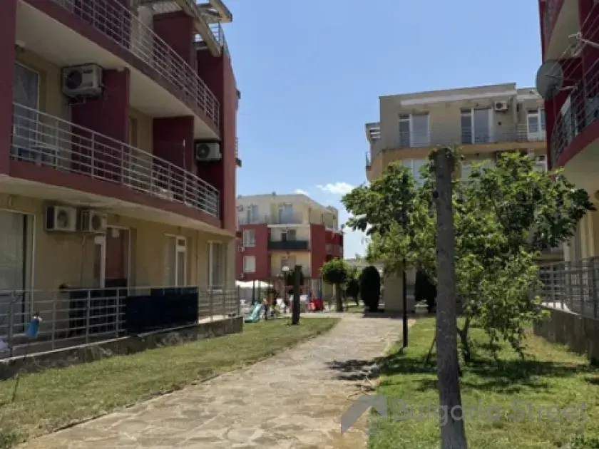 комплекс, территорія, бассейн
