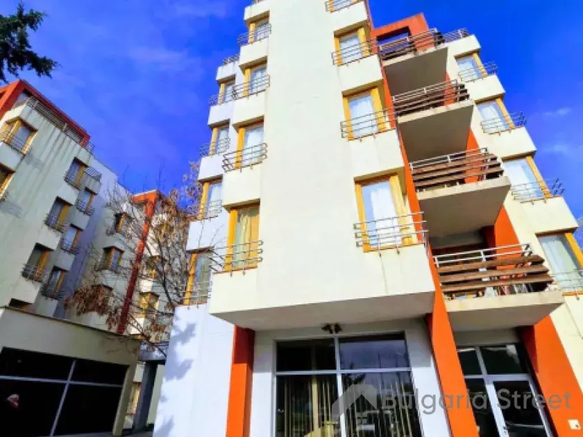 Tria Apartments