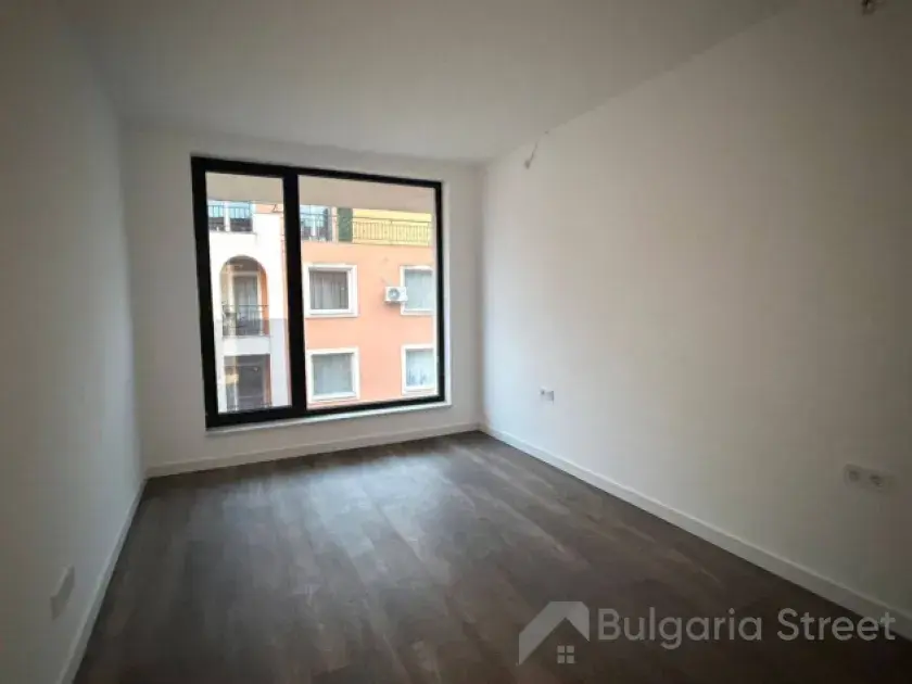 Sunny View Central | Сучасний житловий комплекс біля моря в Сонячному Березі