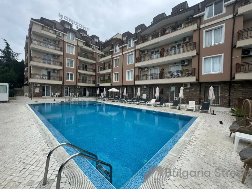 комплекс, территорія, бассейн