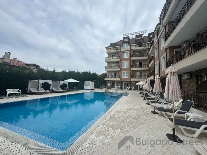 комплекс, территорія, бассейн