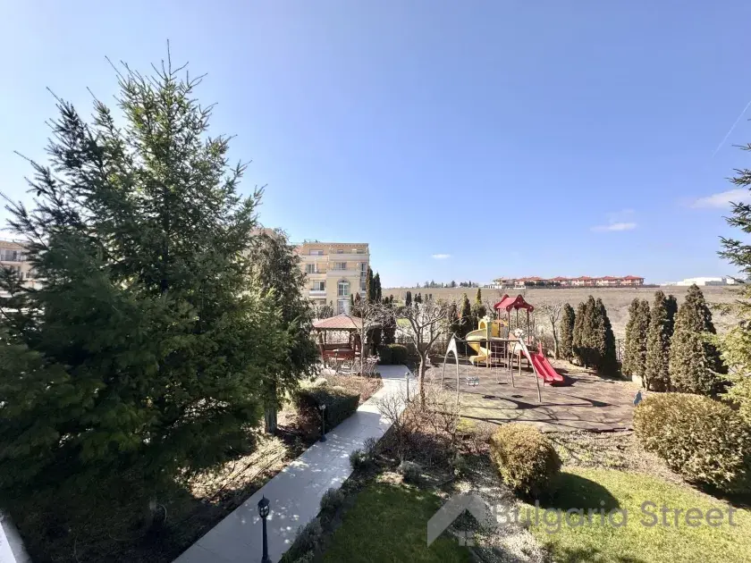комплекс, территорія, бассейн