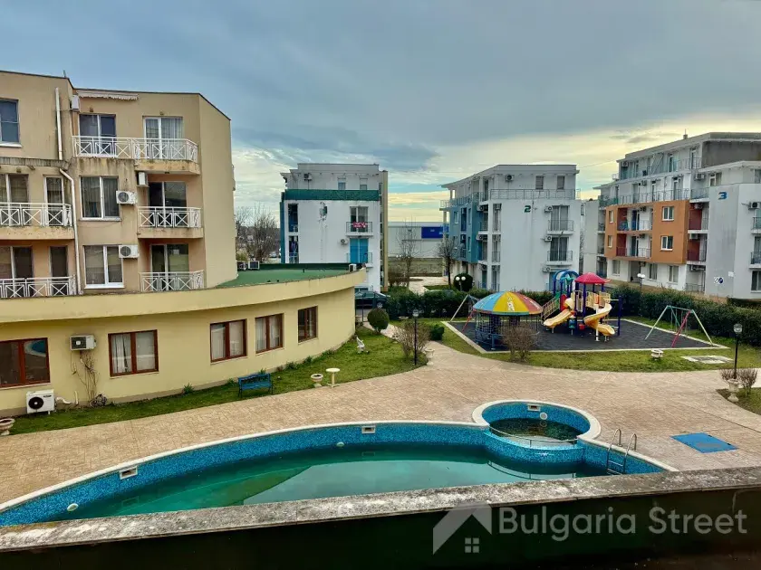 Вид на бассейн