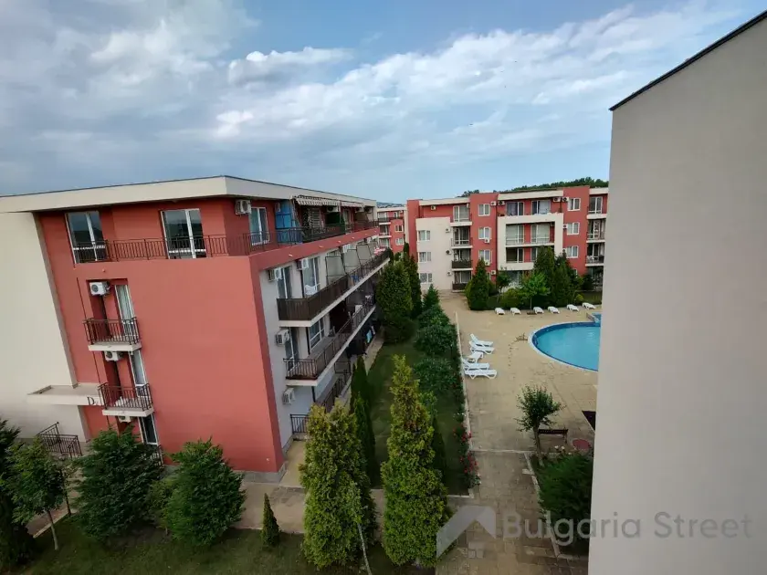 комплекс, территорія, бассейн