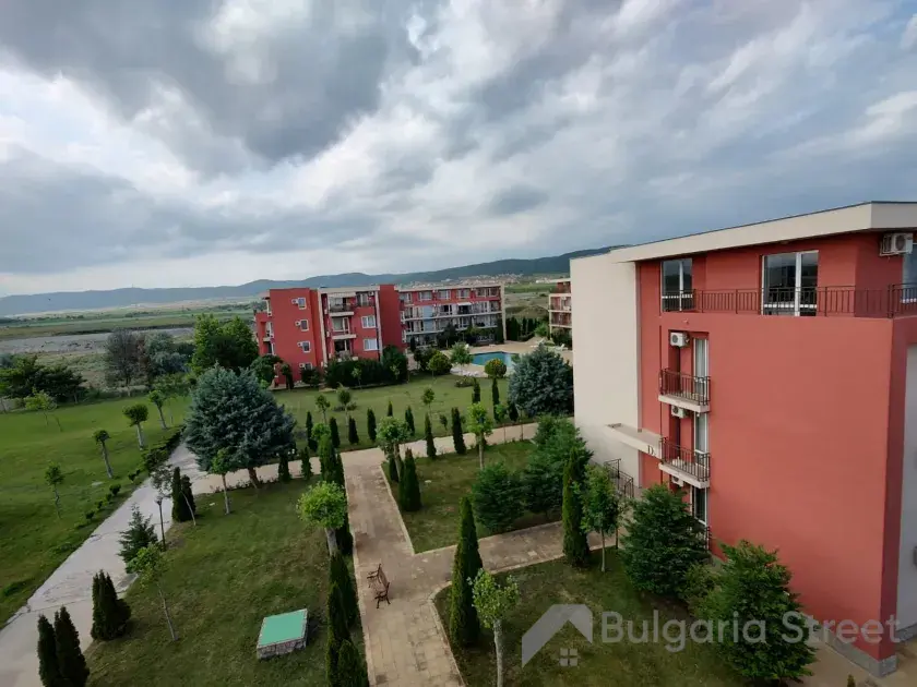 комплекс, территорія, бассейн