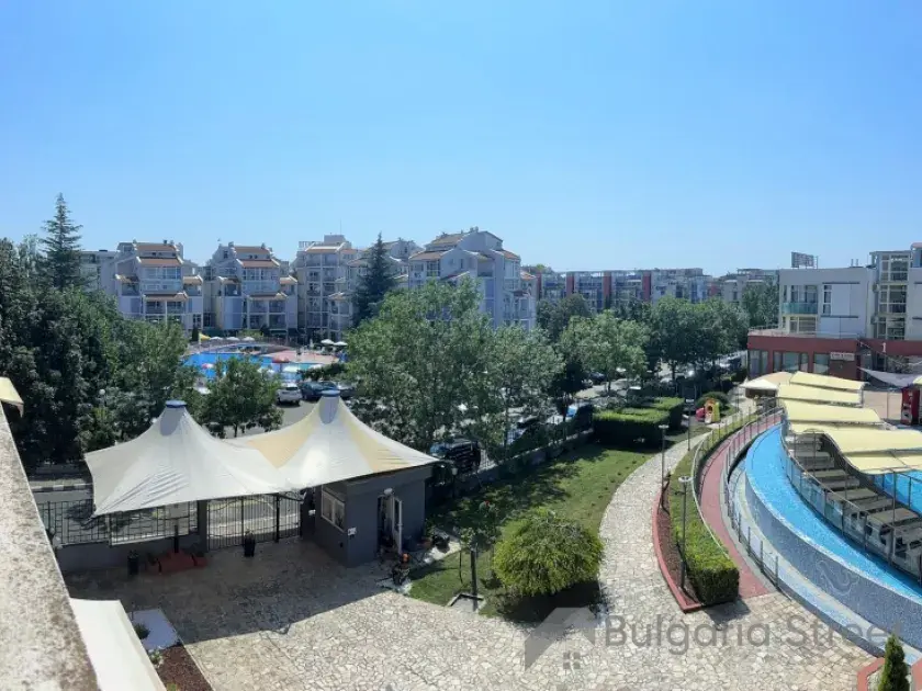 комплекс, территорія, бассейн