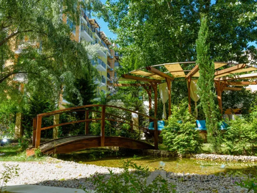 комплекс, территорія, бассейн