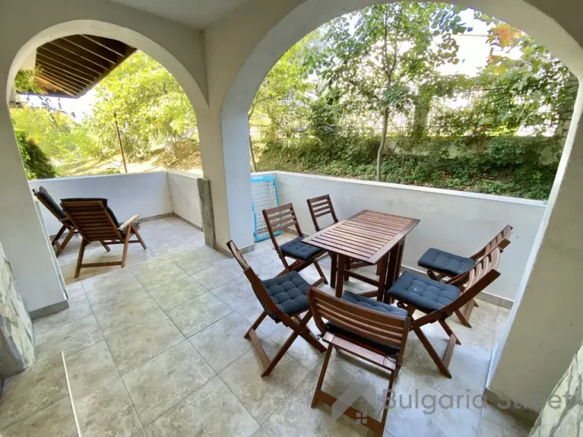 Etera 3 – Dinevi Resort | Трикімнатні апартаменти біля моря з садовим двориком