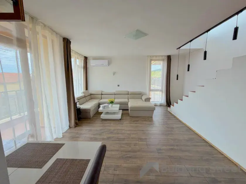 Antonia Garden Residence | Просторий мезонет із терасами біля узбережжя Святого Власа