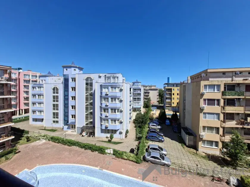 комплекс, территорія, бассейн