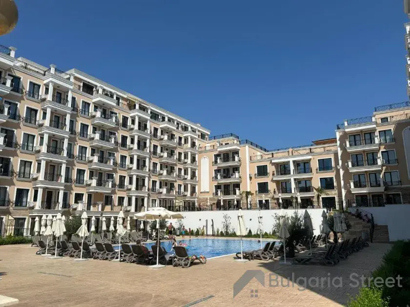 комплекс, территорія, бассейн