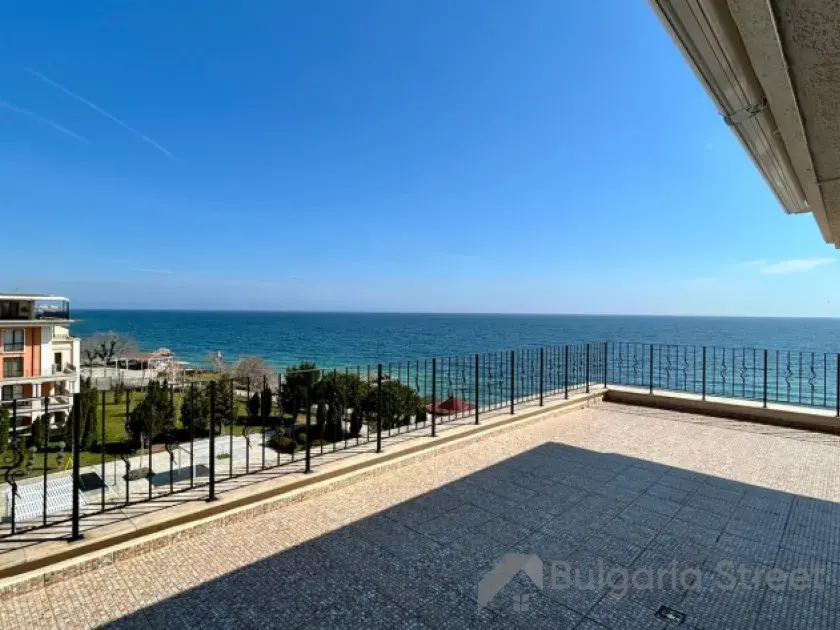 Prestige Fort Beach терраса з видом на море