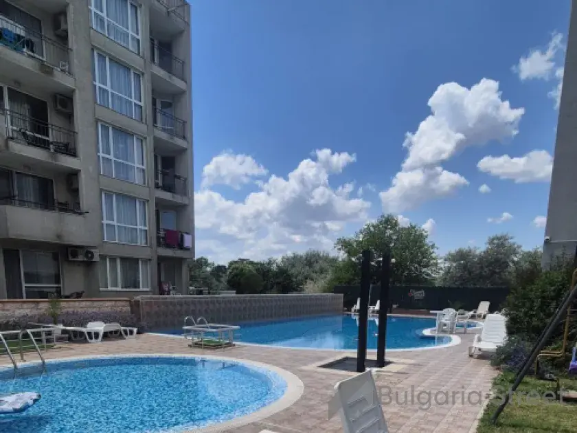 комплекс, территорія, бассейн