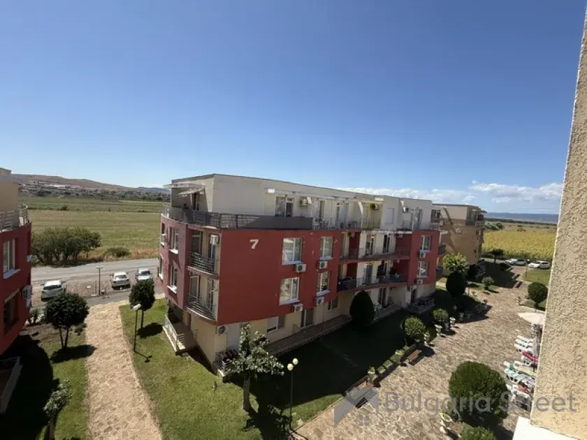 комплекс, территорія, бассейн