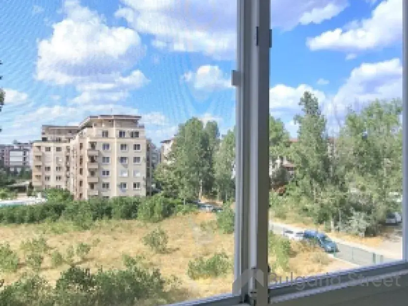 вікно на балконі